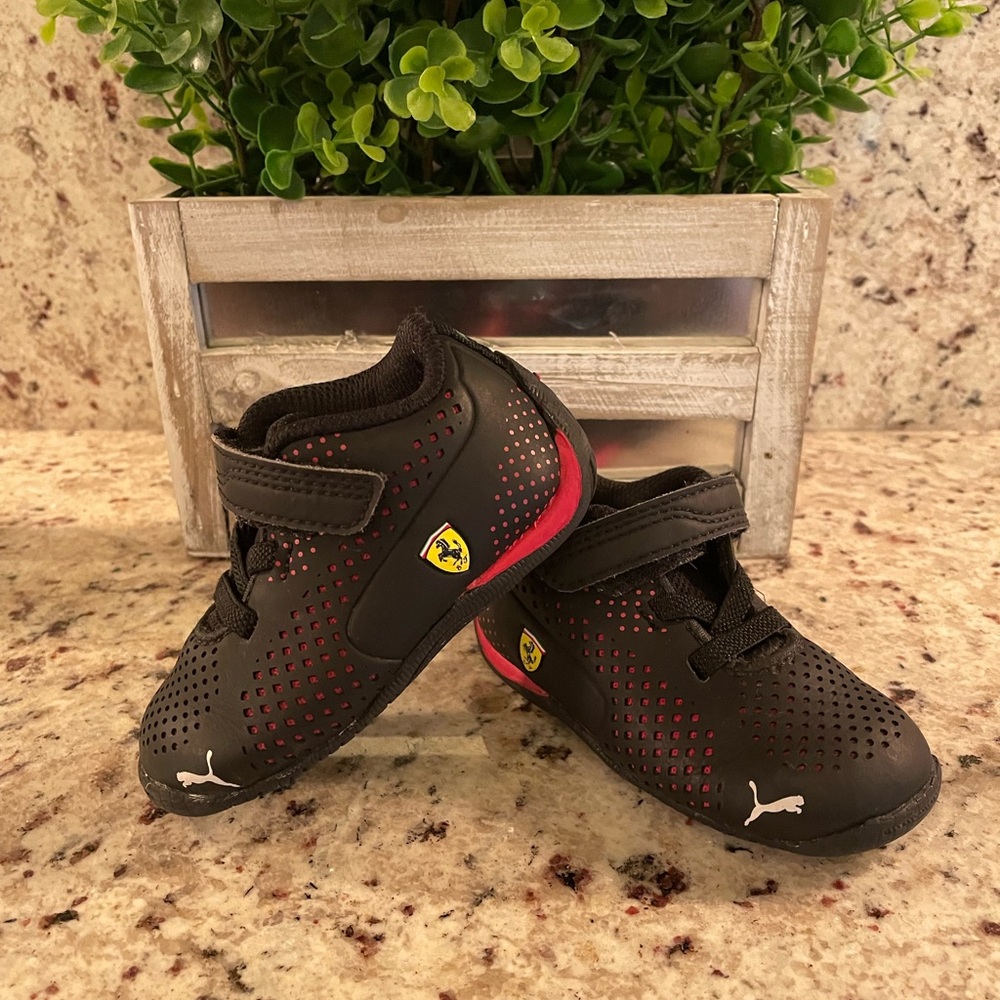 Toddler Puma size 4C Velcro shoes. Kinder fit. Gently used.